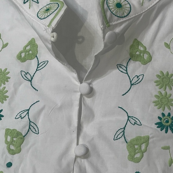 HYACINTH HOUSE Green Embroidery Erin Top - Size XL - Picture 5 of 6